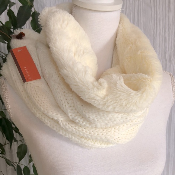 EVELYN K NEW YORK cream cable knit sweater & furry fleece neck wrap scarf - Picture 1 of 8